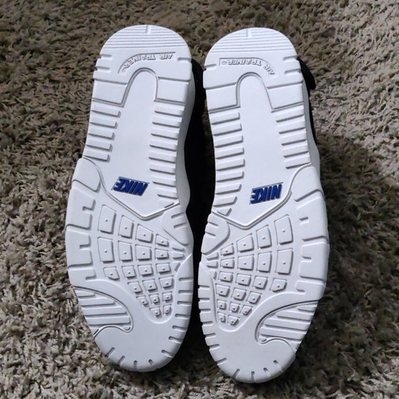 Nike
Men's Black Air Tr. V . Cruz Shoes - Picture 7 of 8